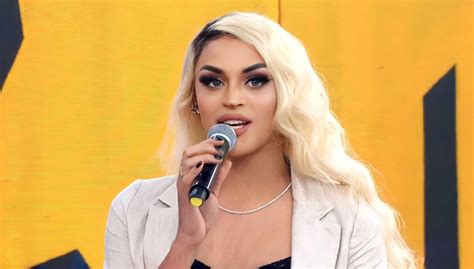 Le Festival de la Musique Brésilienne:  Un Événement Inoubliable avec le Charisme Inébranlable de Pabllo Vittar!