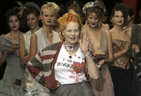 Le Grand Défilé de Mode de Vivienne Westwood : Une Explosion de Couleur et de Punk à Londres !